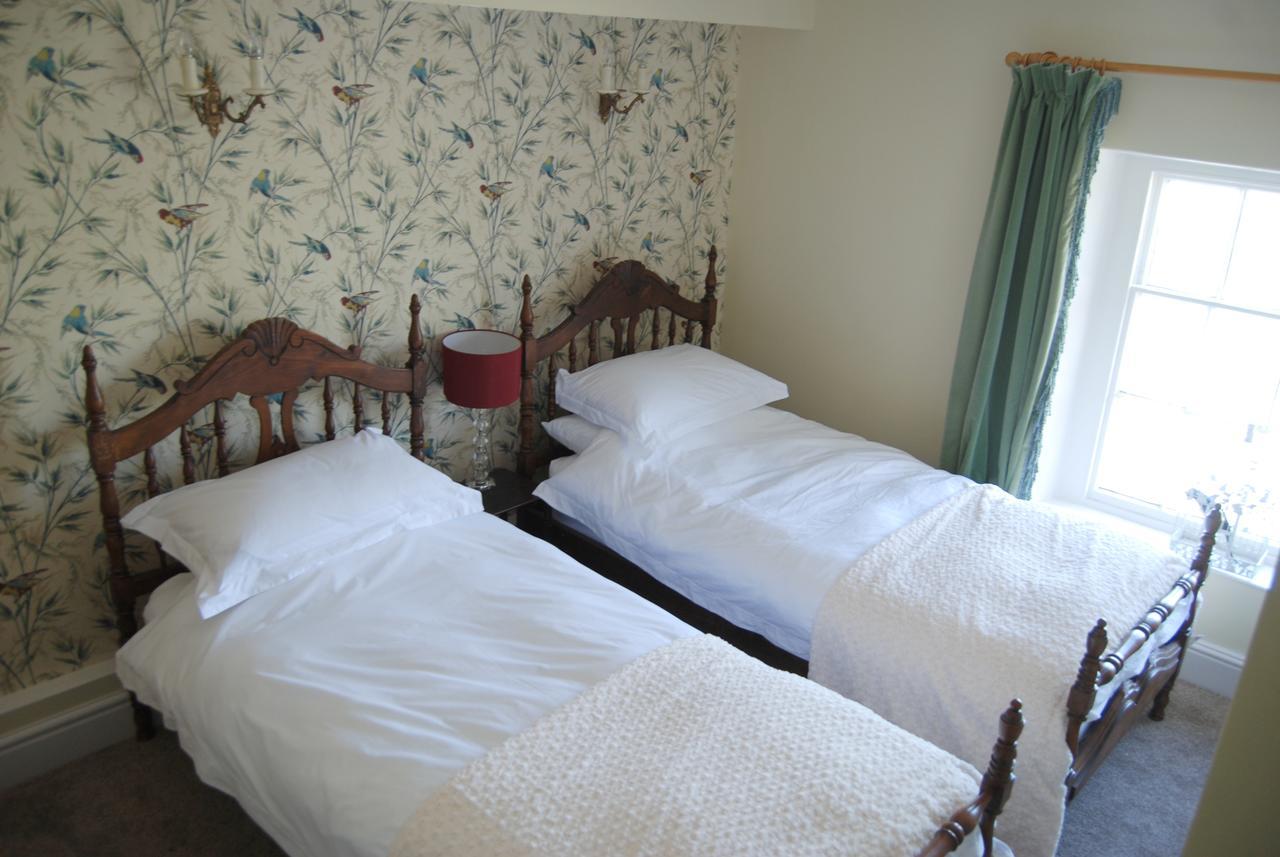The Fforest Inn Llanfihangel-nant-Melan Eksteriør bilde